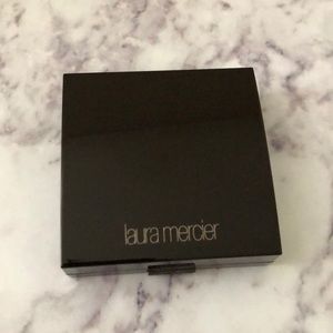 Laura mercier matte radiance baked powder